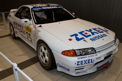 Nissan_Skyline_GT-R_(BNR32)_1991_24_Hours_of_Spa_winner_replica_front.jpg