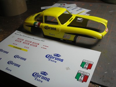 Hice las calcomanías de la carrera panamericana y se aplicaron a la carroceria.