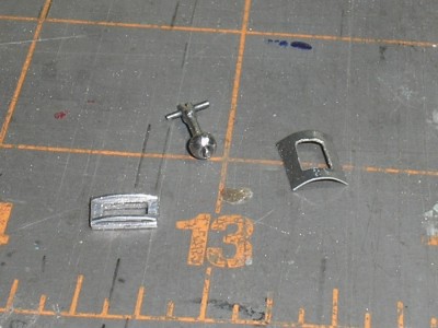 Se realizó en el torno la palanca de velocidades y base de la misma parecida al Mercedes Benz 300slr que es el de carreras.