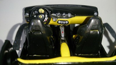 Aqui esta el interior totalmente terminado, los cinturones son made in Vivasaj, ya que fue el quien me explico como hacerlos, asi que gracias Javi.. La verdad esq me encanta como ha quedado todo, es una pasada.. Jejejeje