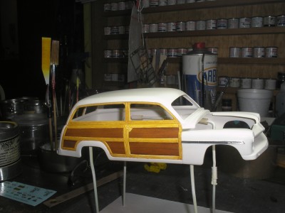 el otro lado de la camioneta woody, aplicación de calcas imitación madera