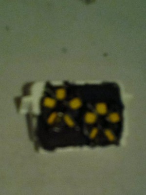el ventilador que lo e pintado amarillo para darle algo de color. Lo iba a pintar azul oscuro pero al final este